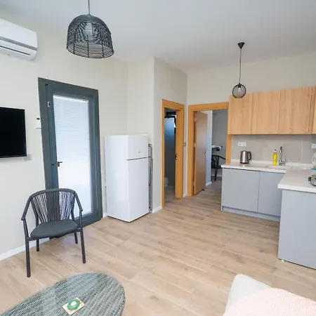 Yeni Henry's Little Cozy 2 * Бодрум
